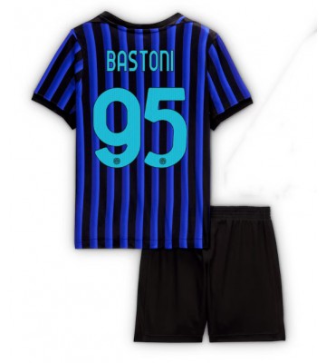 Inter Milan Alessandro Bastoni #95 Hjemmebanetrøje Børn 2025-26 Kortærmet (+ Korte bukser)